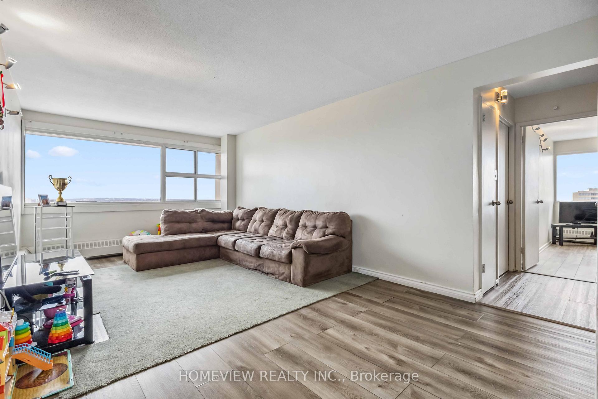 2 Bedrooms Condo at 715 DON MILLS,  Toronto For sale
