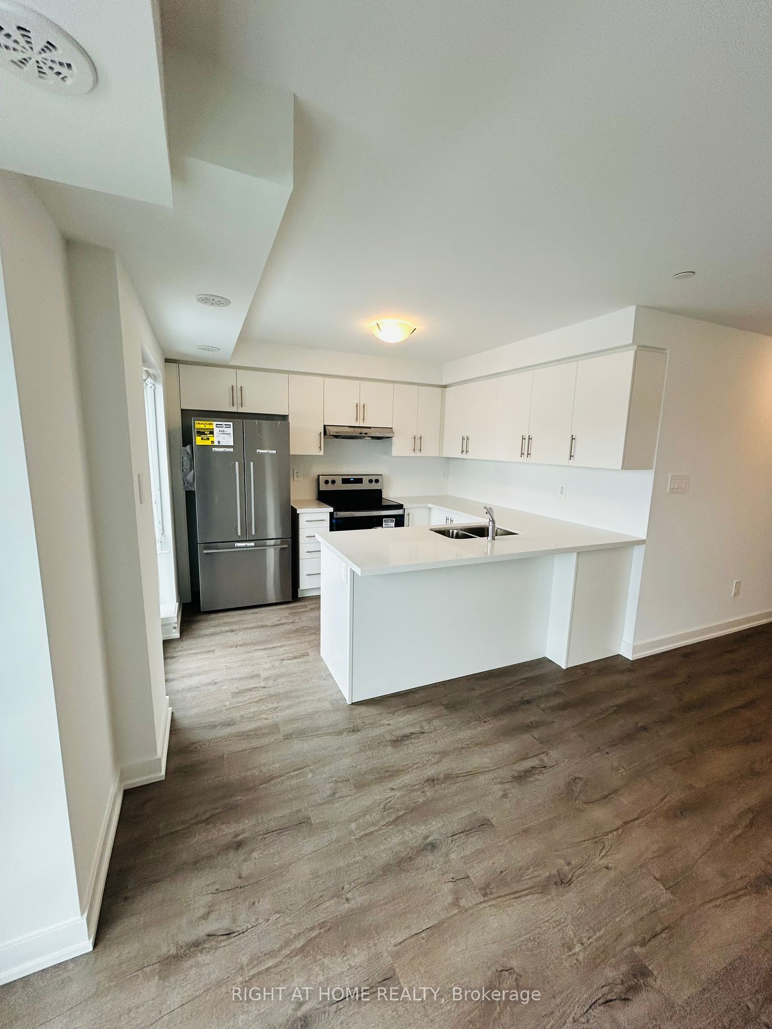 45 Romilly Avenue, #11