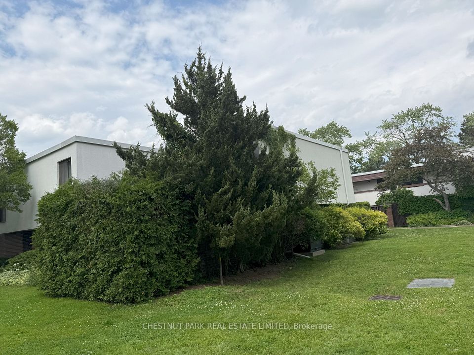 390 Woodsworth