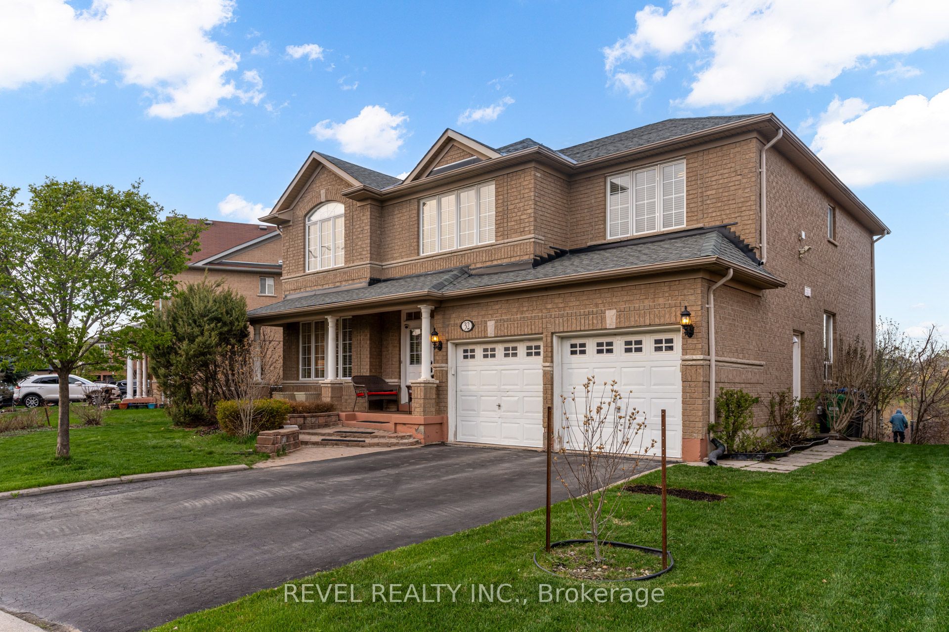 32 Martineau Road, Brampton, ON L6P 1H2