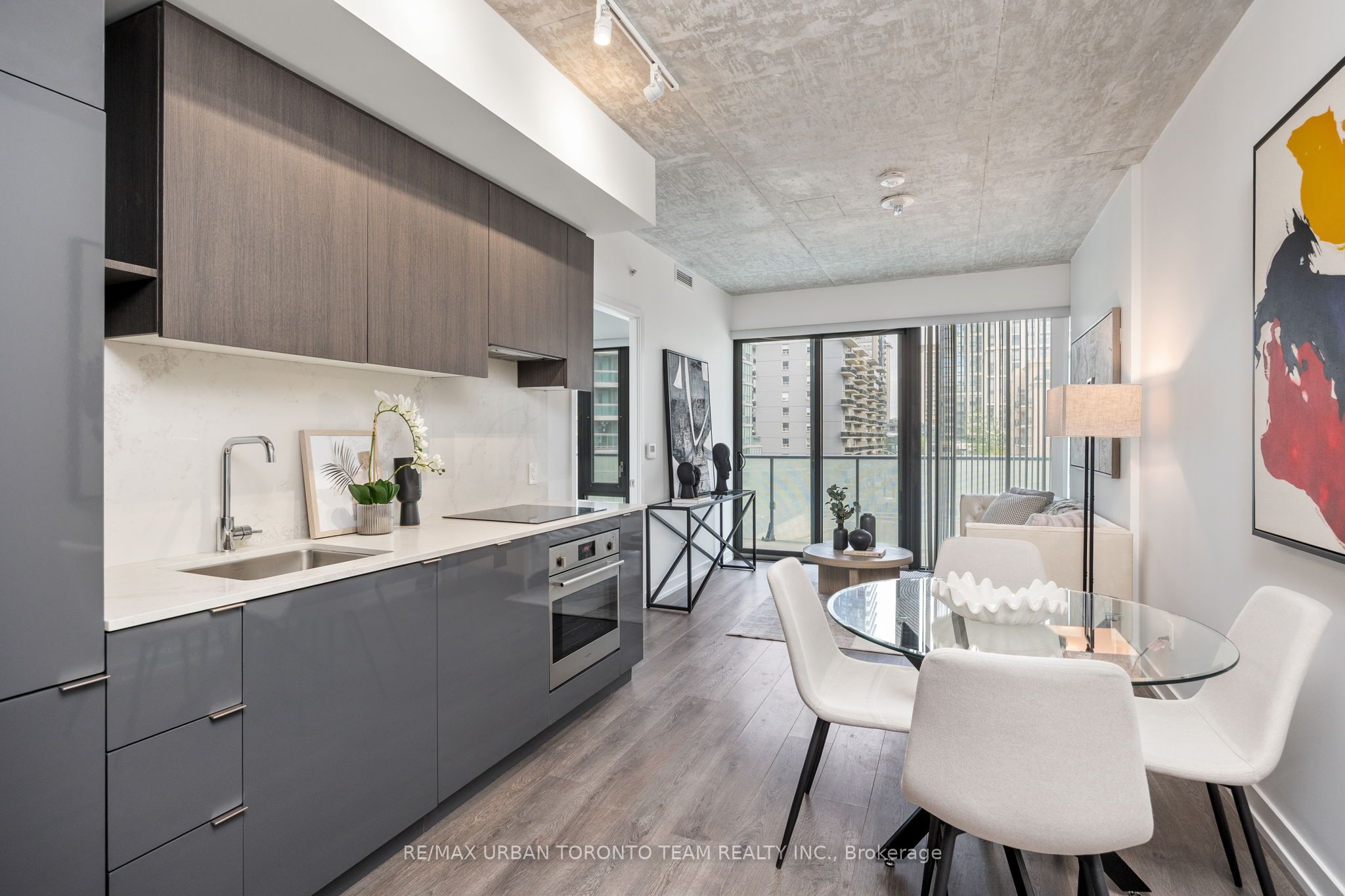 161 Roehampton Avenue, #304