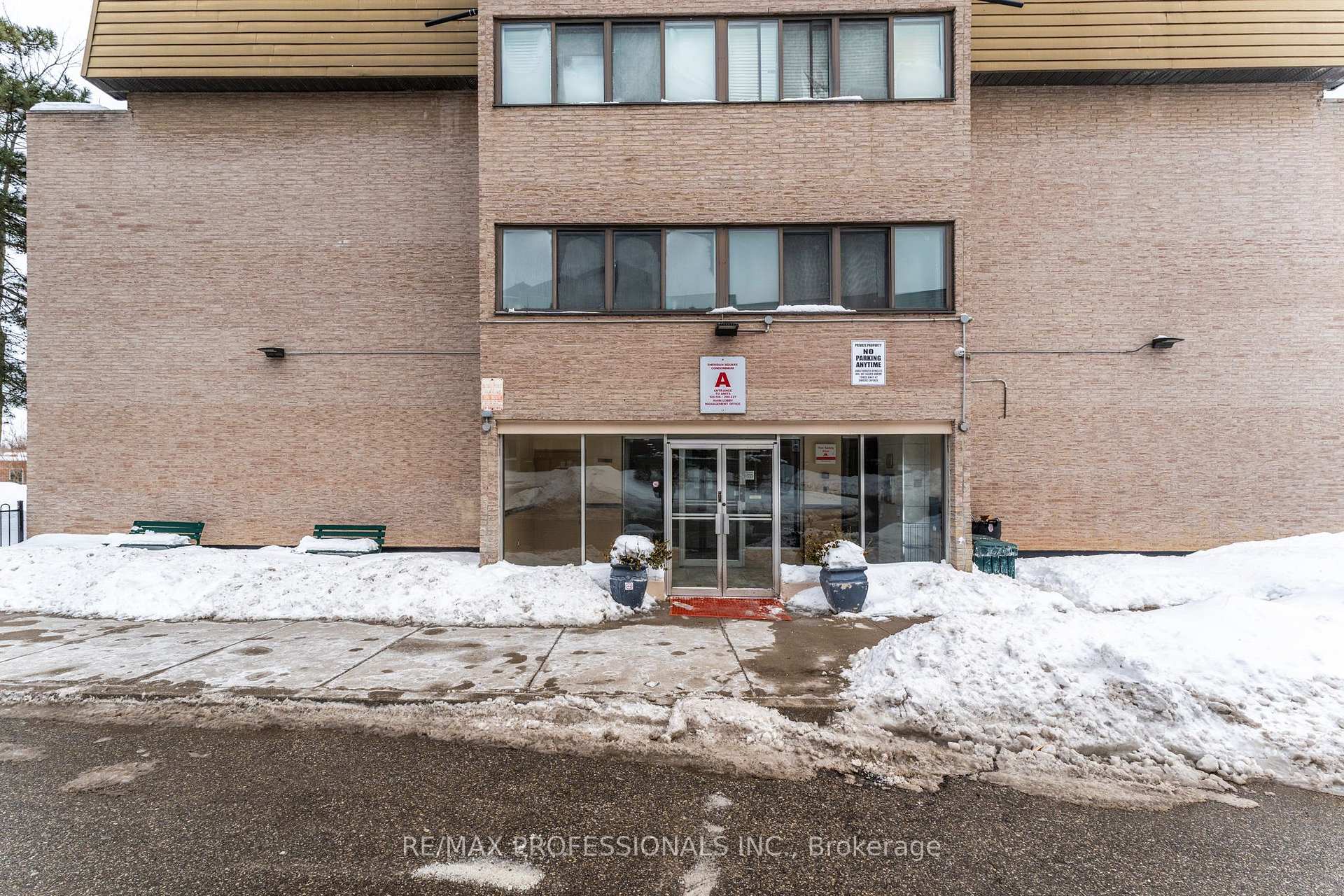 3 Bedrooms Condo at 2095 Roche,  Mississauga For sale