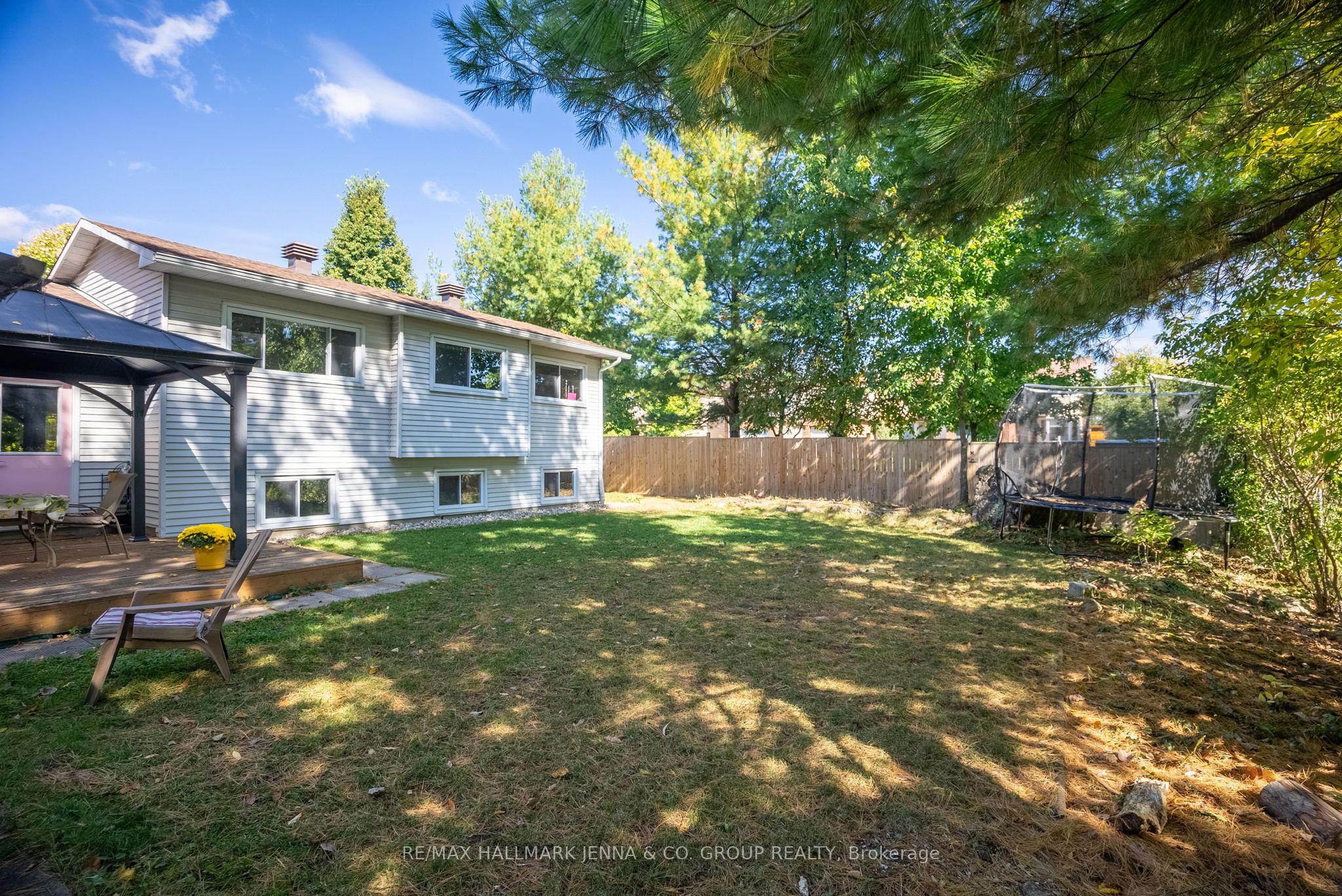 15 Bartley Crescent, Barrhaven, ON K2J 1R9