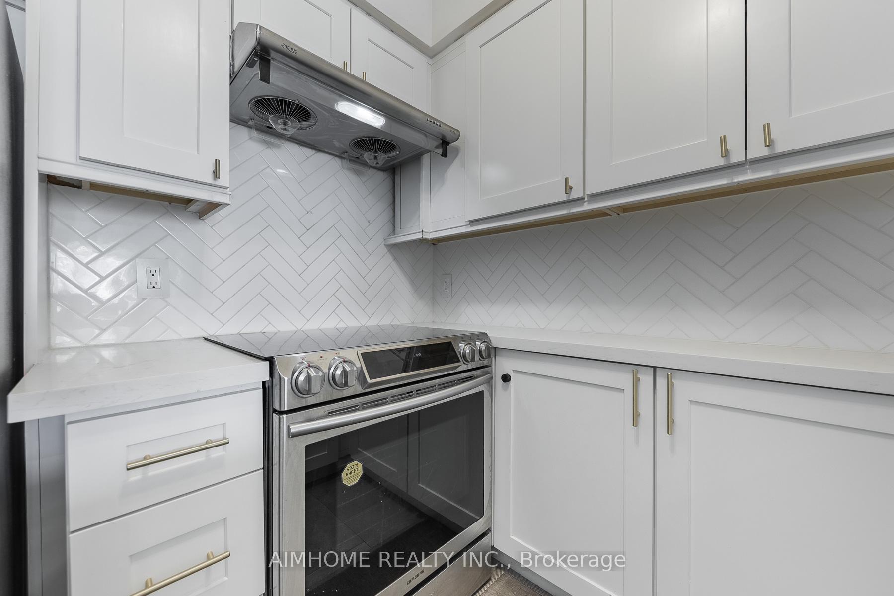 2 Bedrooms Condo at 20 Olive, Toronto For sale