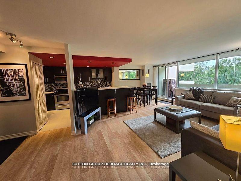 2 Bedrooms Condo at 75 Wynford Heights, Toronto For sale