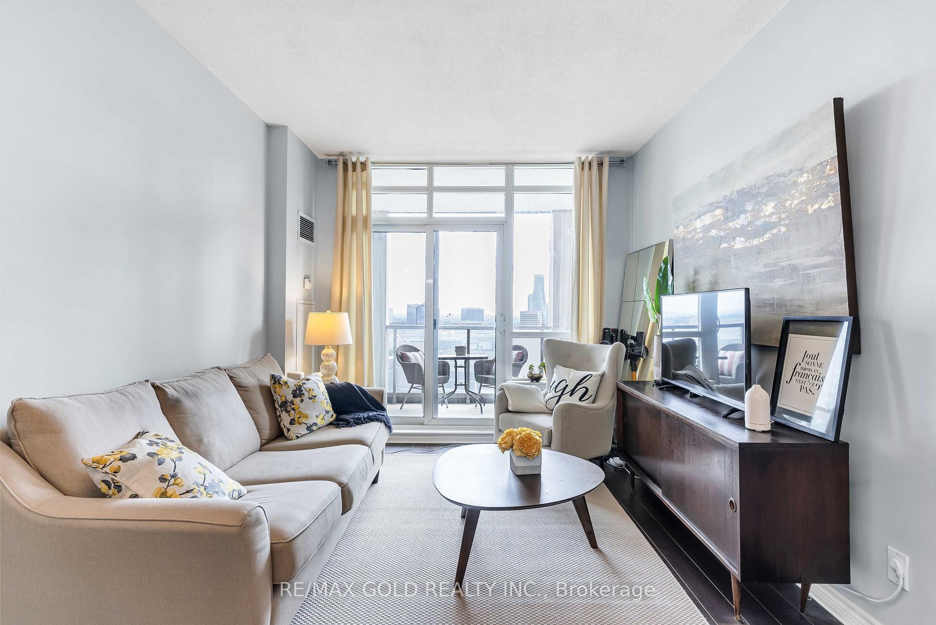 2 Bedrooms Condo at 388 Prince Of Wales, Mississauga For sale
