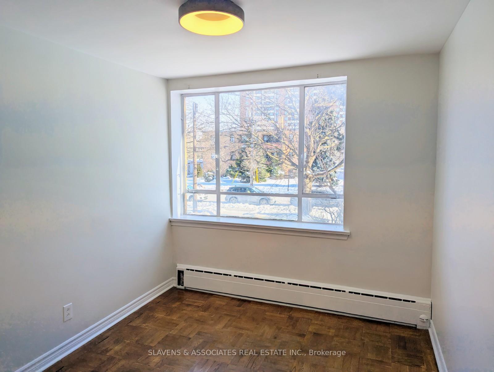 3 Bedrooms Co-op at 53 Neptune,  Toronto For sale