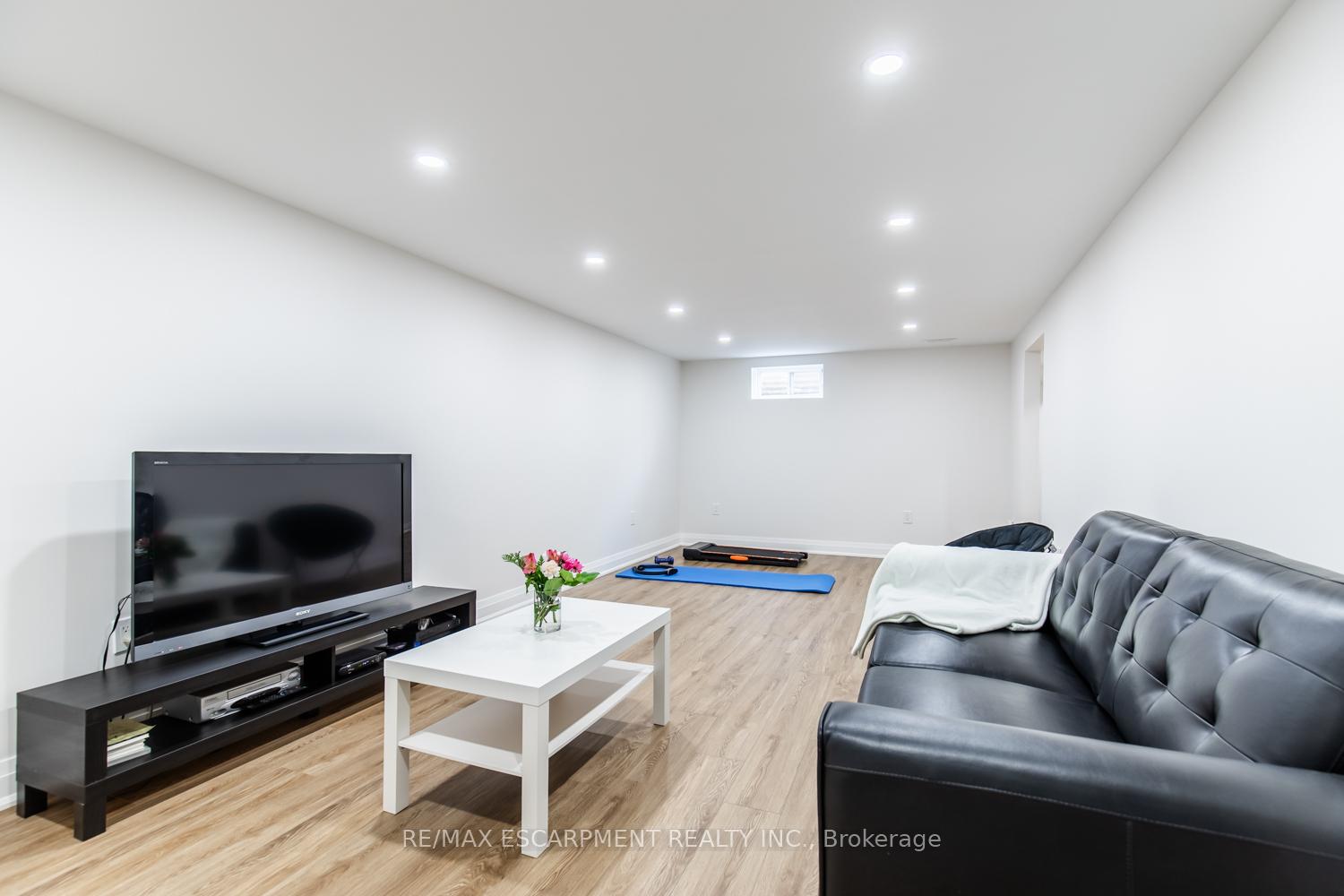 3 Bedrooms Condo at 150 Gateshead, Hamilton For sale