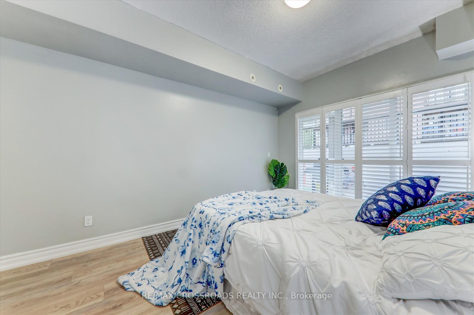 3 Bedrooms Condo at 3047 Finch, Toronto For sale