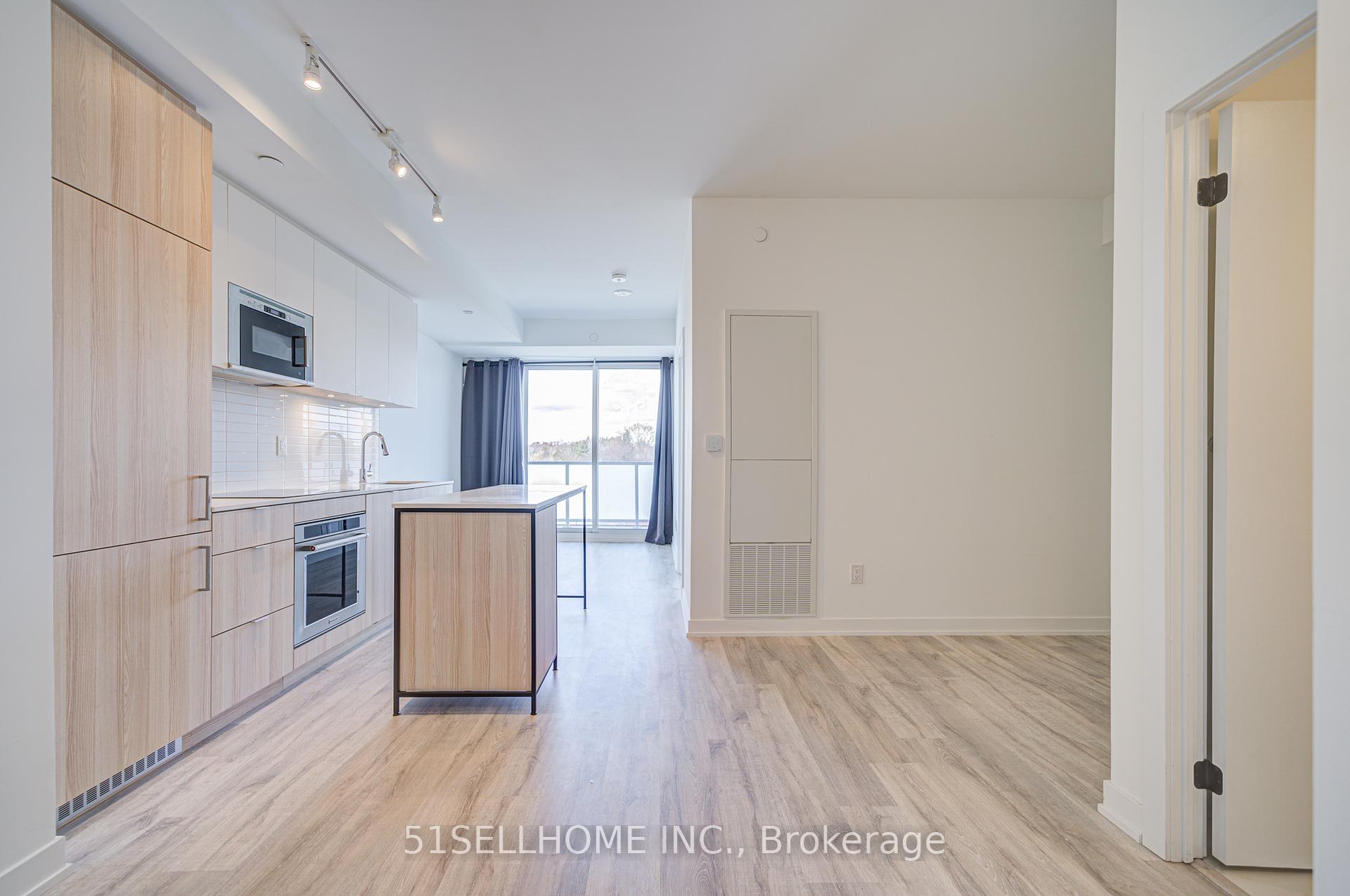2 Bedrooms Condo at 215 Lakeshore,  Mississauga For sale