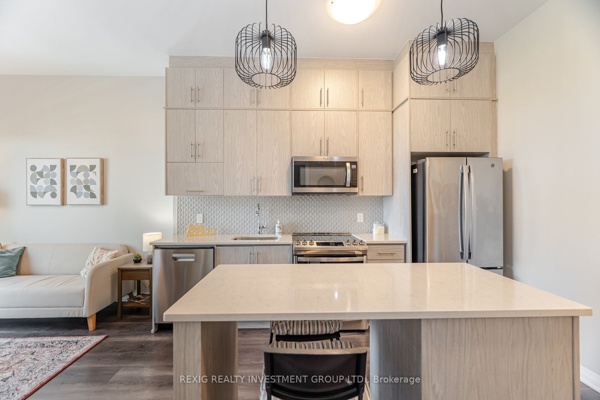 95 DUNDAS Street W, #613