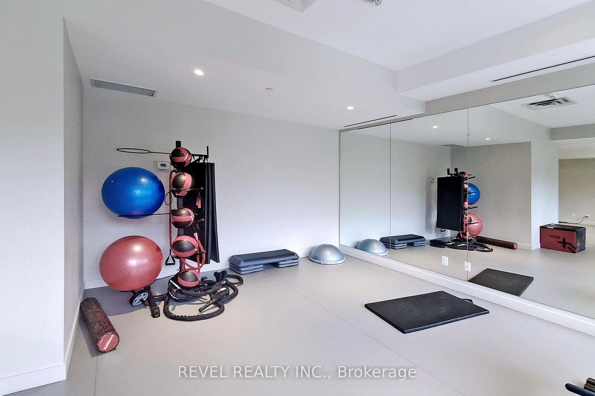 2 Bedrooms Condo at 55 Ontario, Toronto For sale
