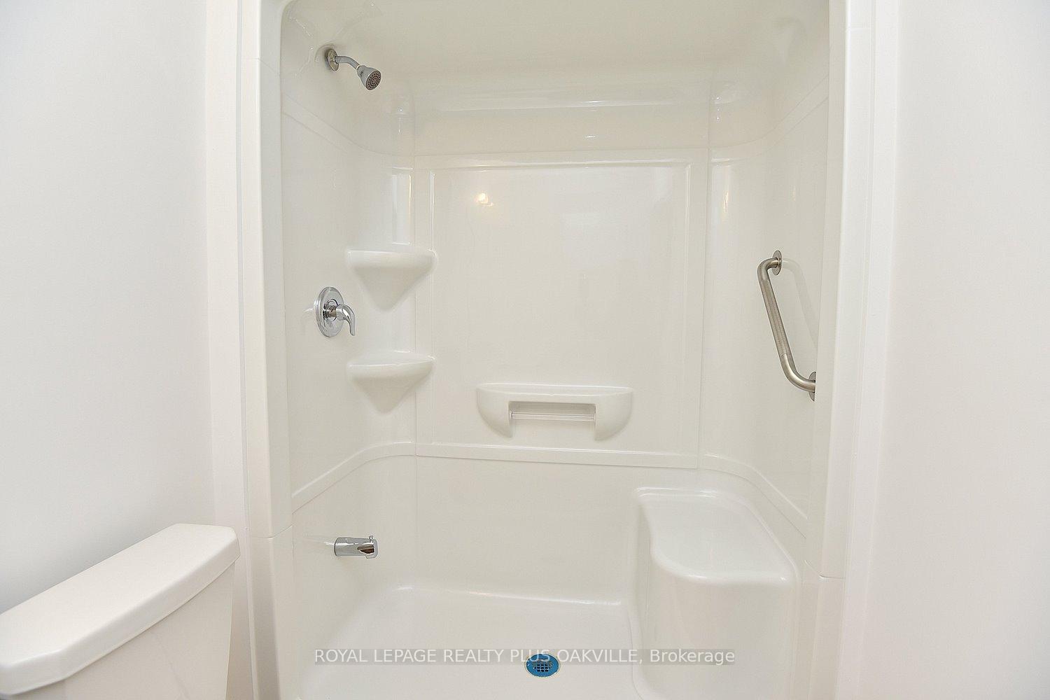 1 Bedroom Condo at 1936 Rymal, Hamilton For sale