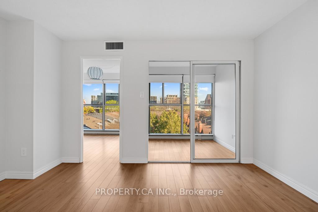4 Bedrooms Condo at 65 Scadding, Toronto For sale