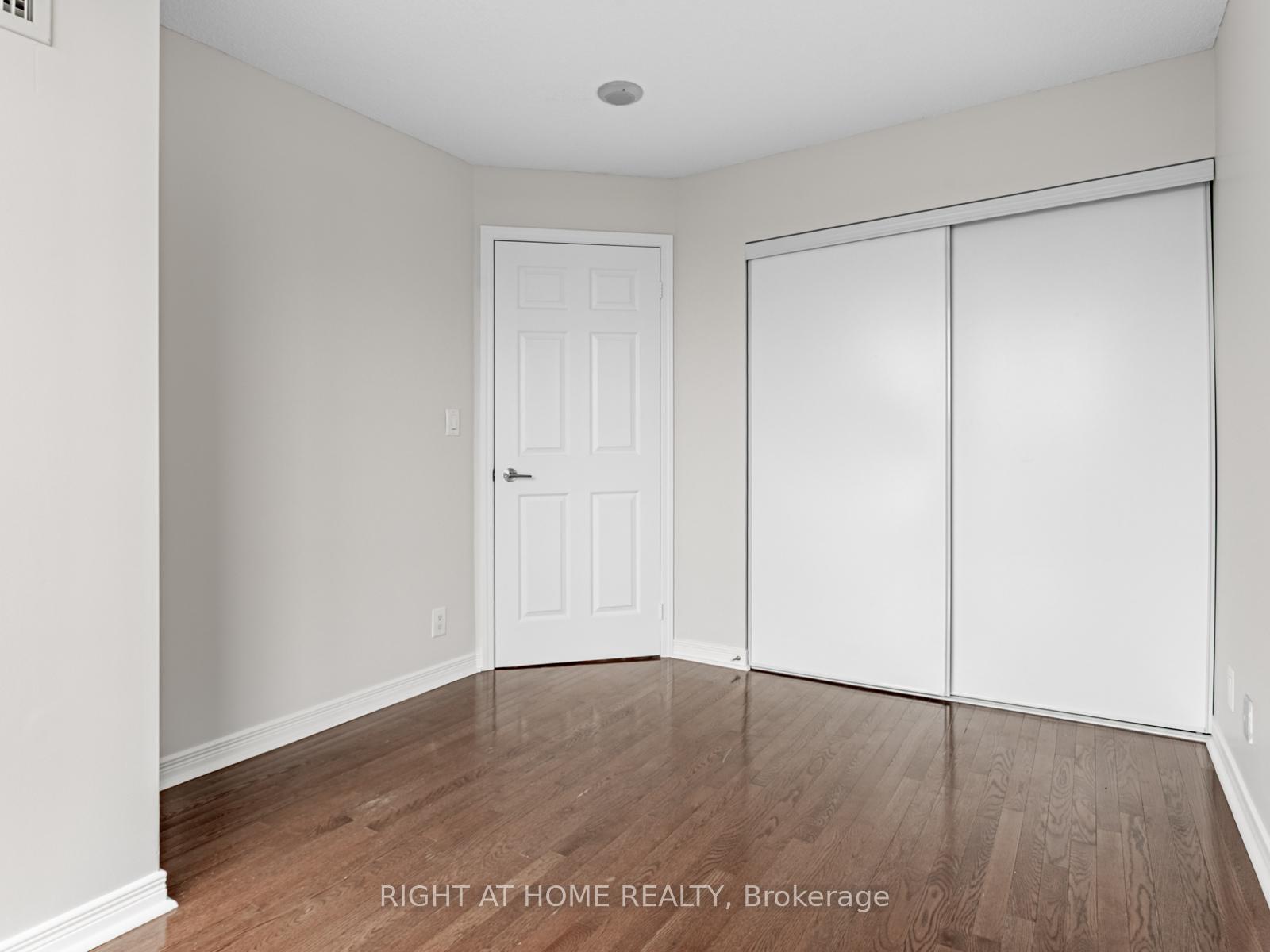 2 Bedrooms Condo at 736 Spadina, Toronto For sale