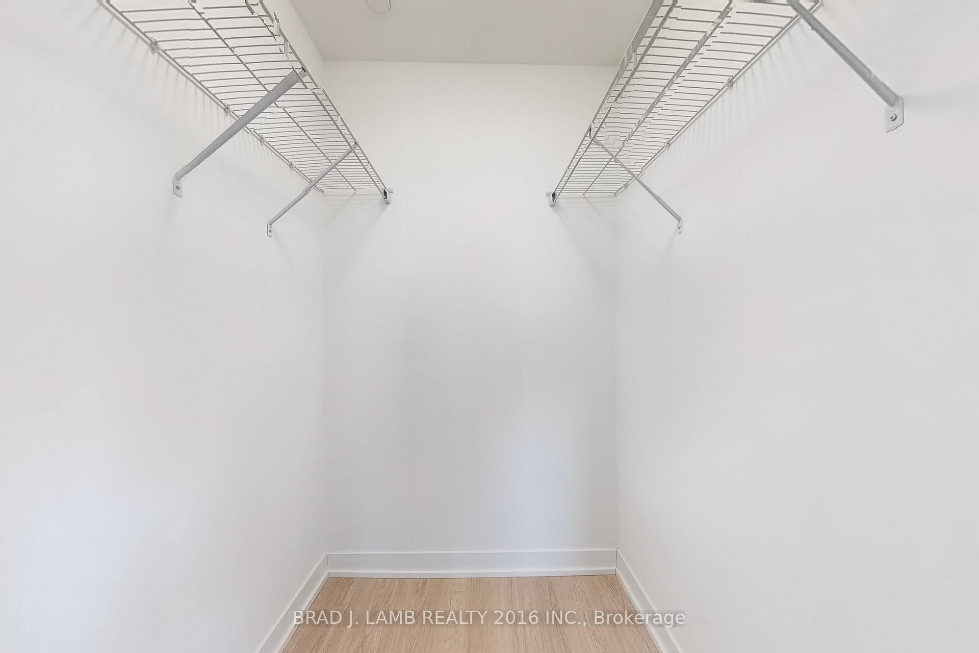 2 Bedrooms Condo at 195 McCaul, Toronto For sale