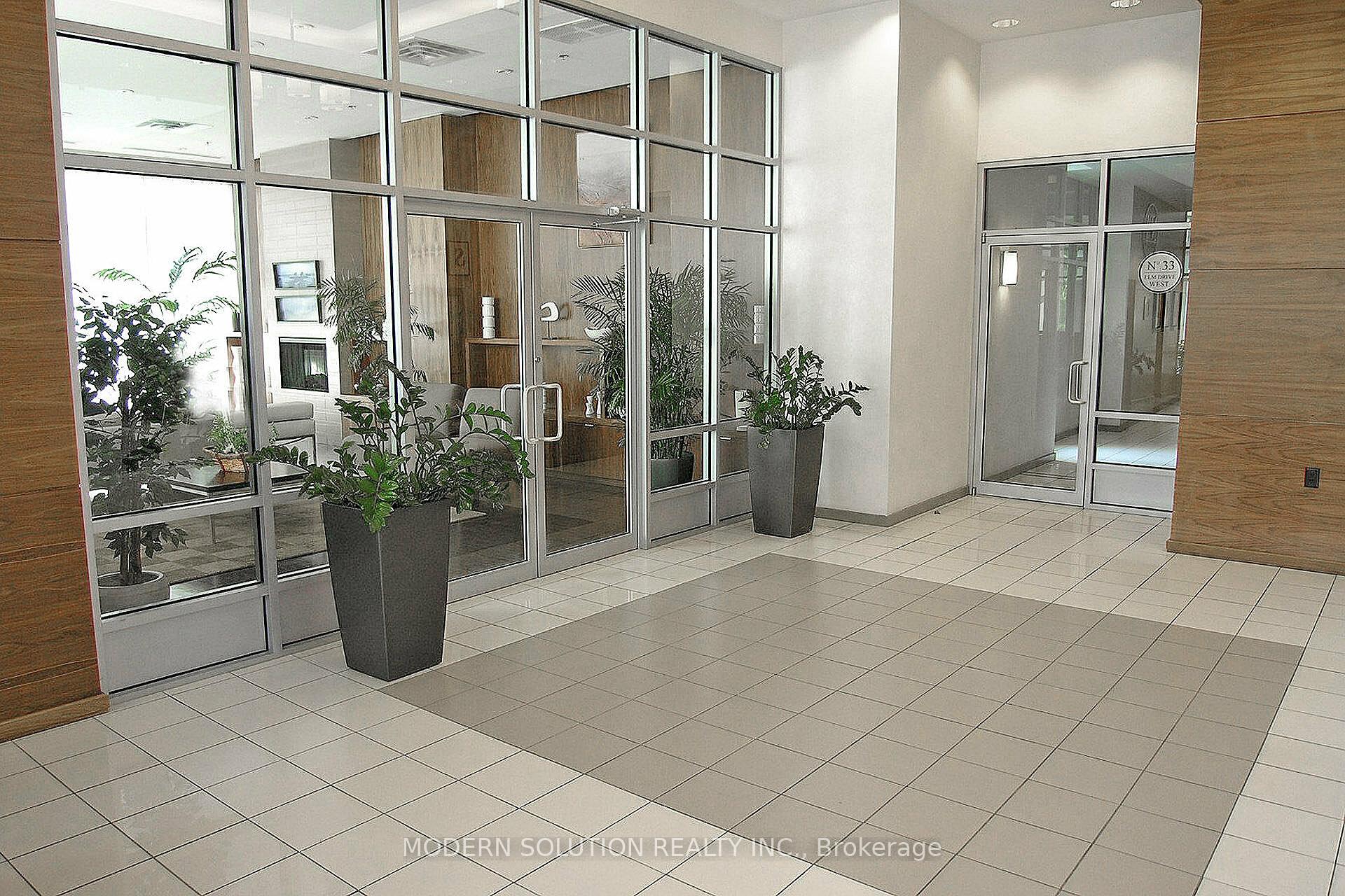 2 Bedrooms Condo at 1 Elm, Mississauga For sale