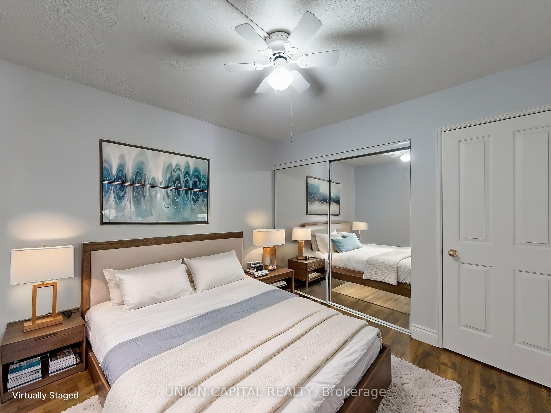 3 Bedrooms Condo at 28 Hollywood, Toronto For sale