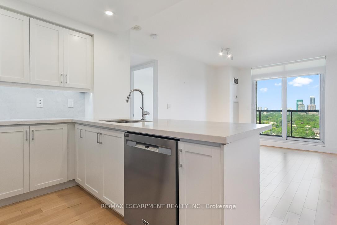 1 Bedroom Condo at 18 Kenaston, Toronto For sale
