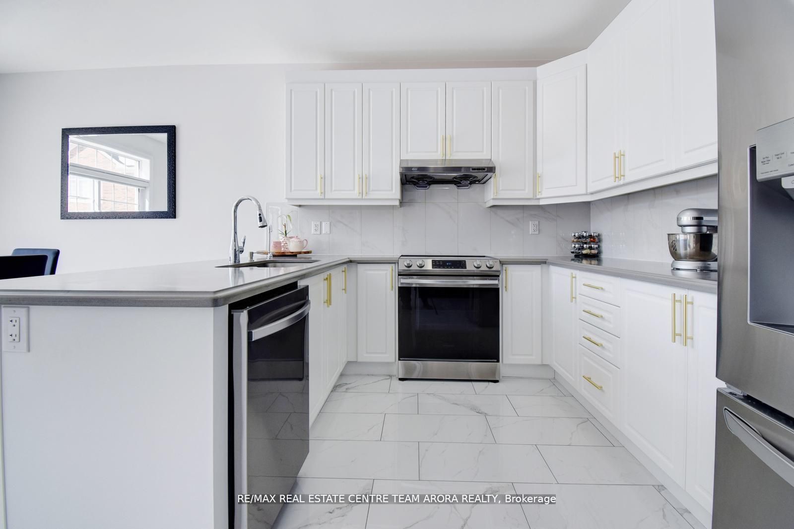 38 Rosewell Crescent