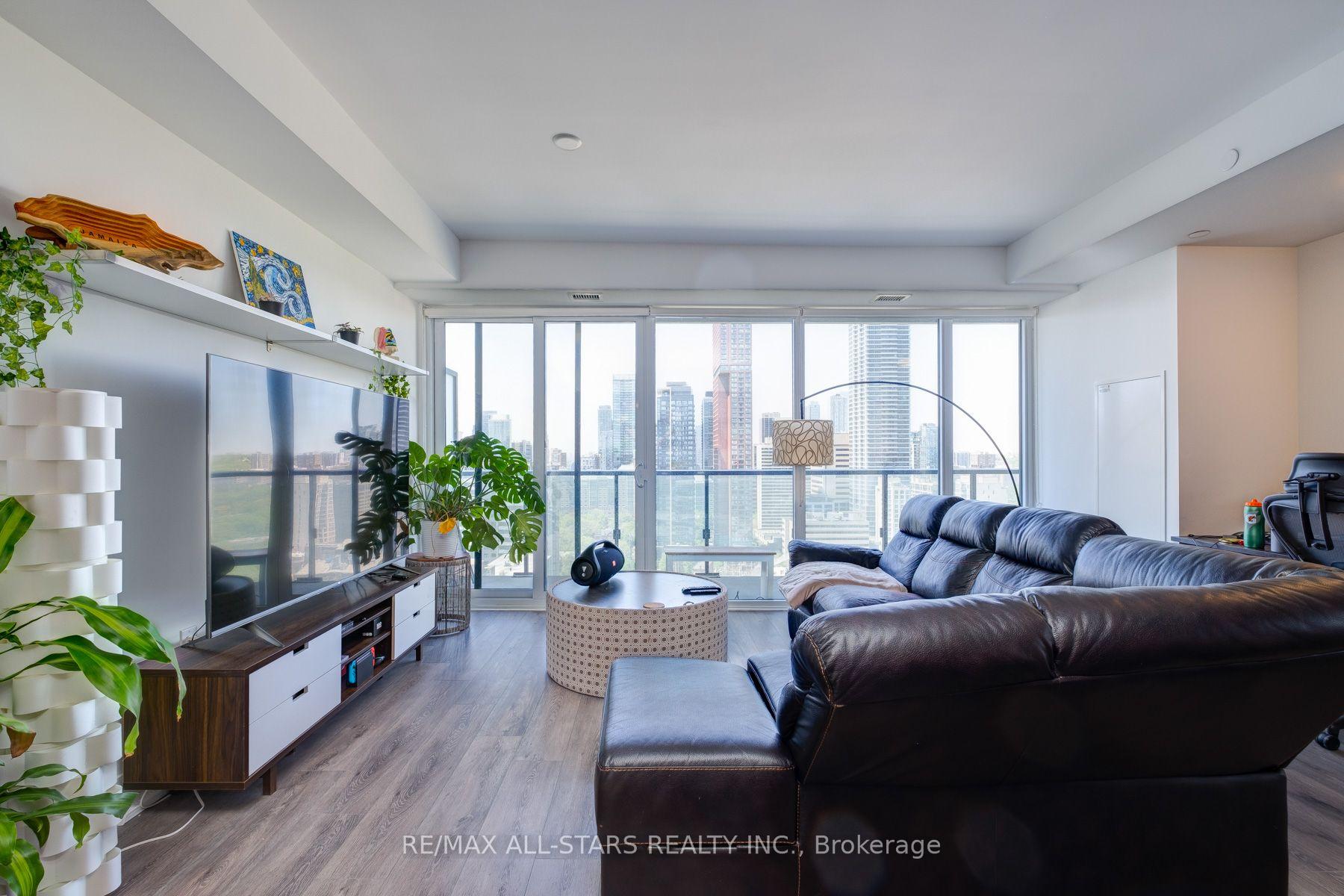 3 Bedrooms Condo at 575 Bloor, Toronto For sale