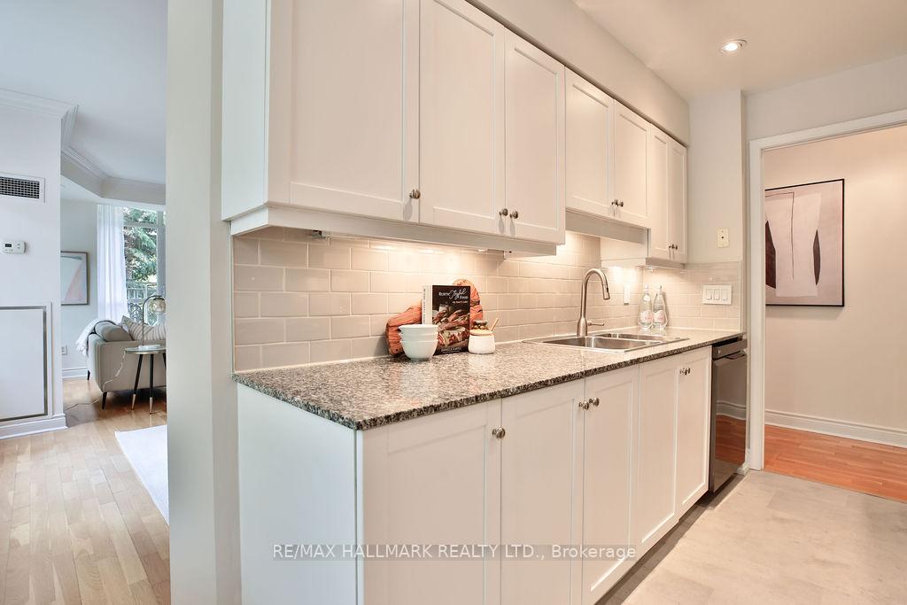2 Bedrooms Condo at 2511 Bloor, Toronto For sale