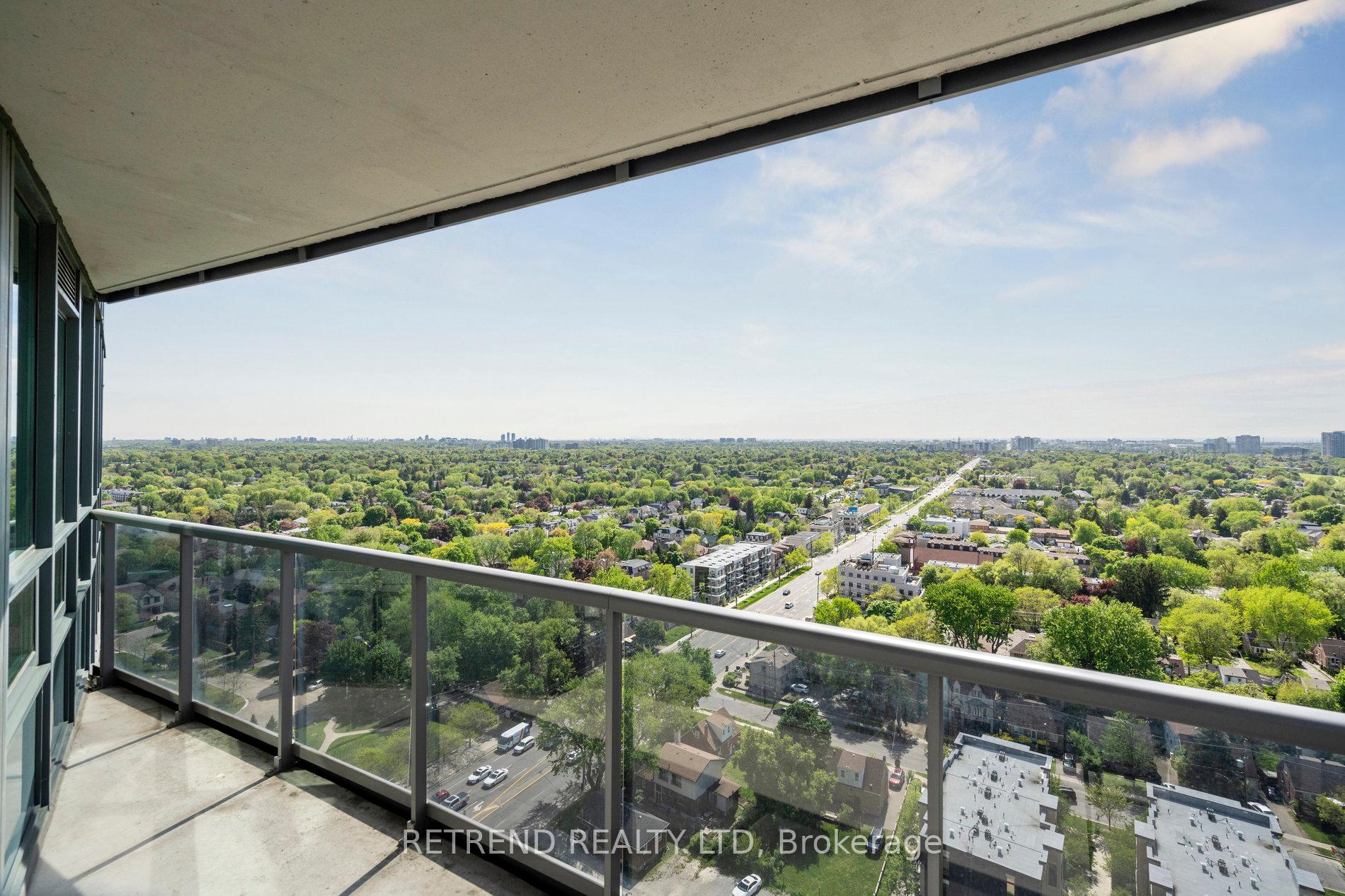 2 Bedrooms Condo at 15 Greenview, Toronto For sale