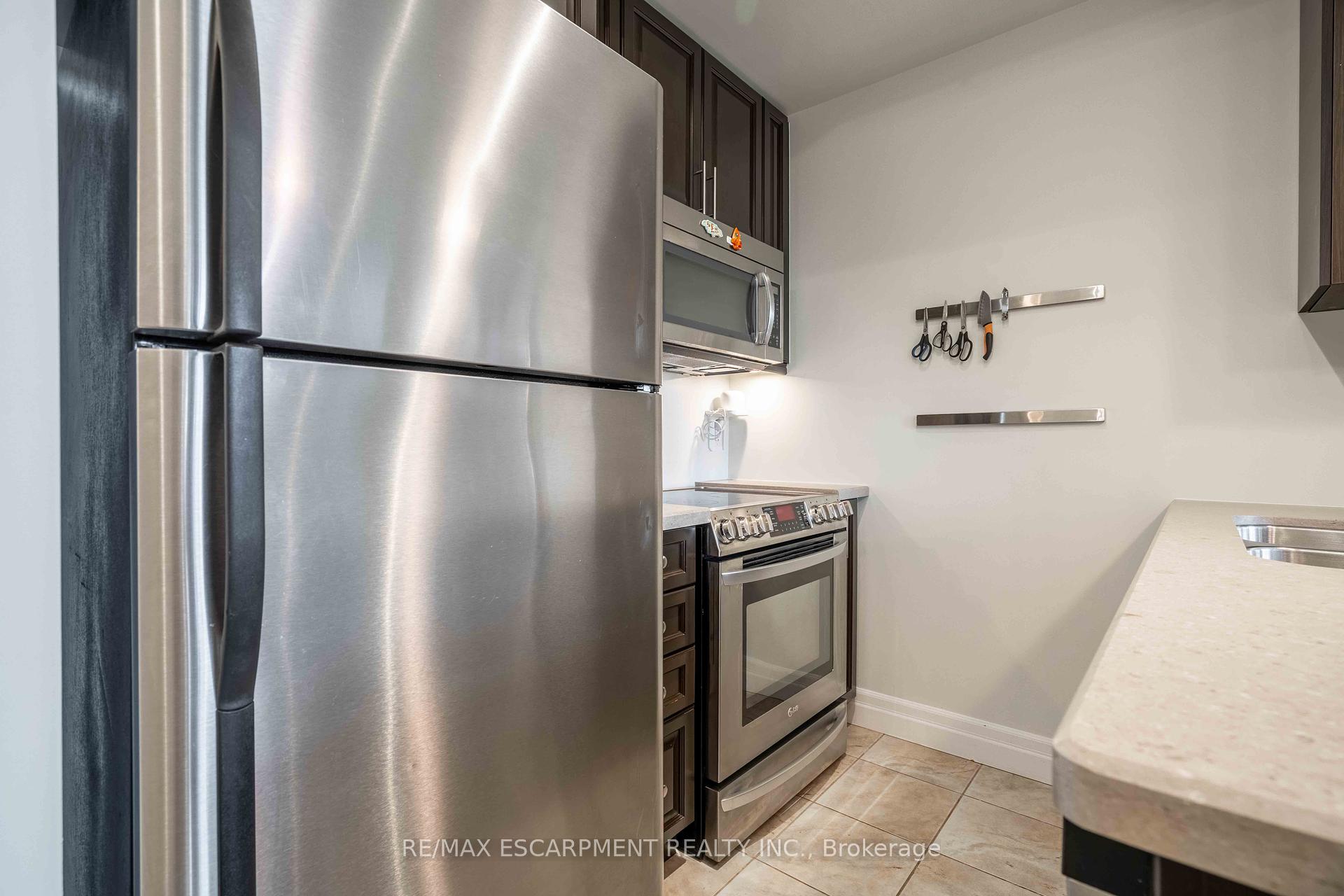 1 Bedroom Condo at 90 CHARLTON, Hamilton For sale