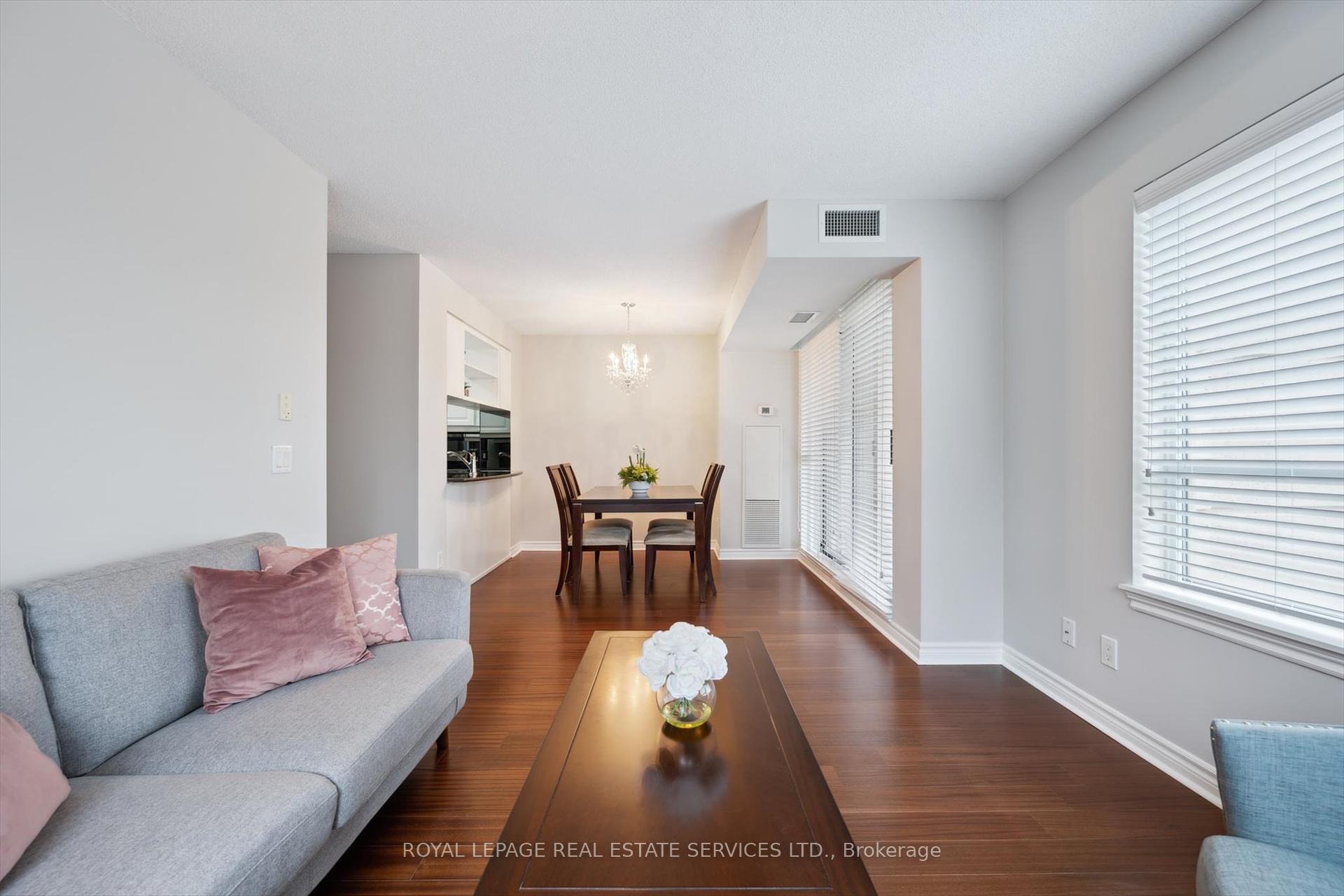 2 Bedrooms Condo at 2325 Central Park, Oakville For sale