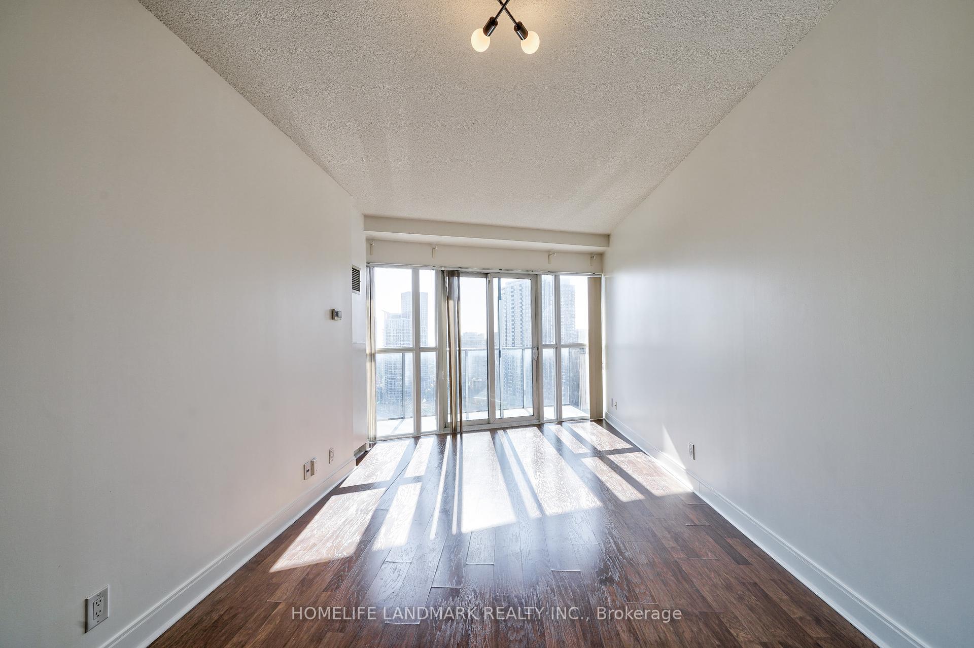 1 Bedroom Condo at 60 Absolute,  Mississauga For sale
