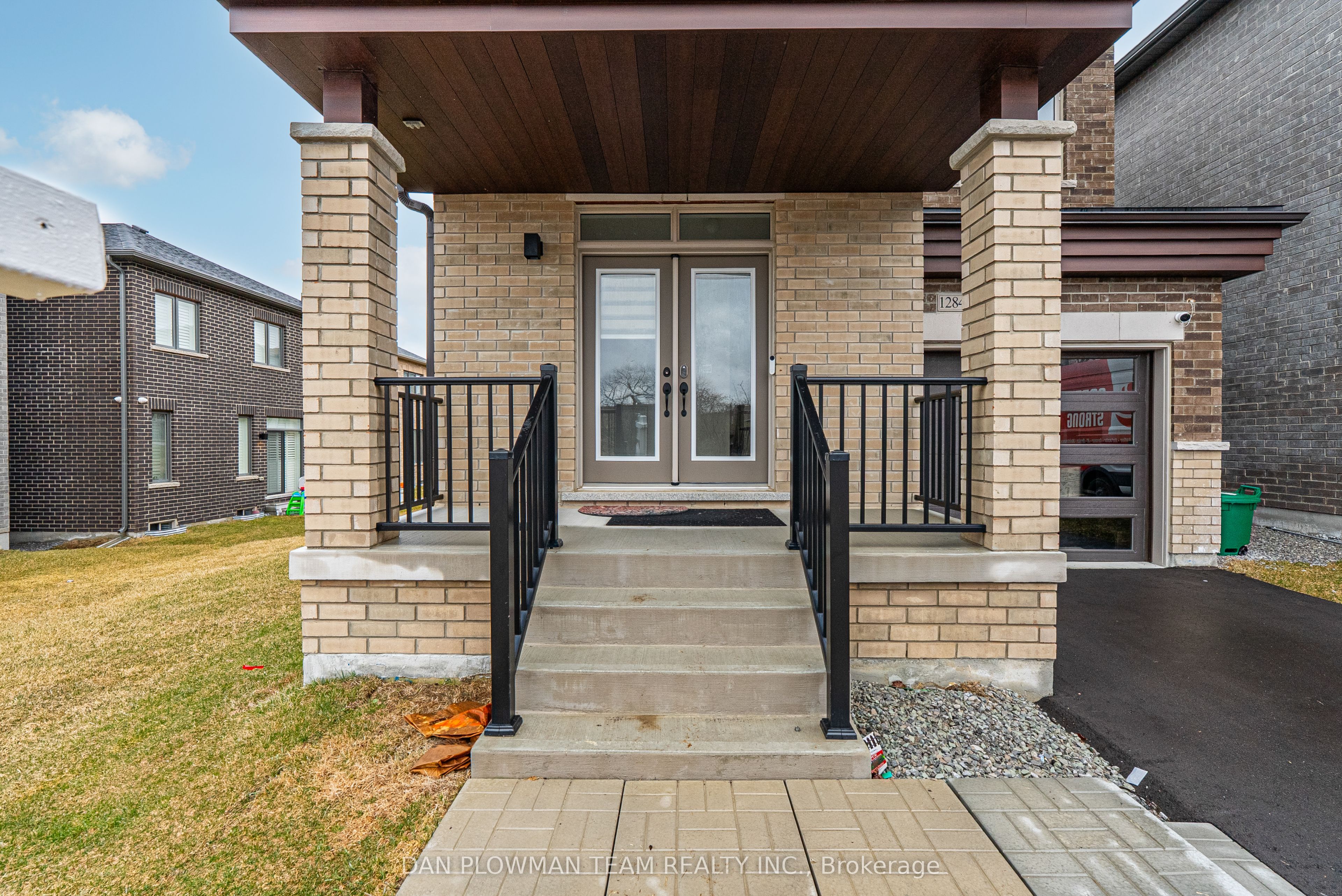 1284 Klondike Drive, Oshawa, ON L1H 8L7