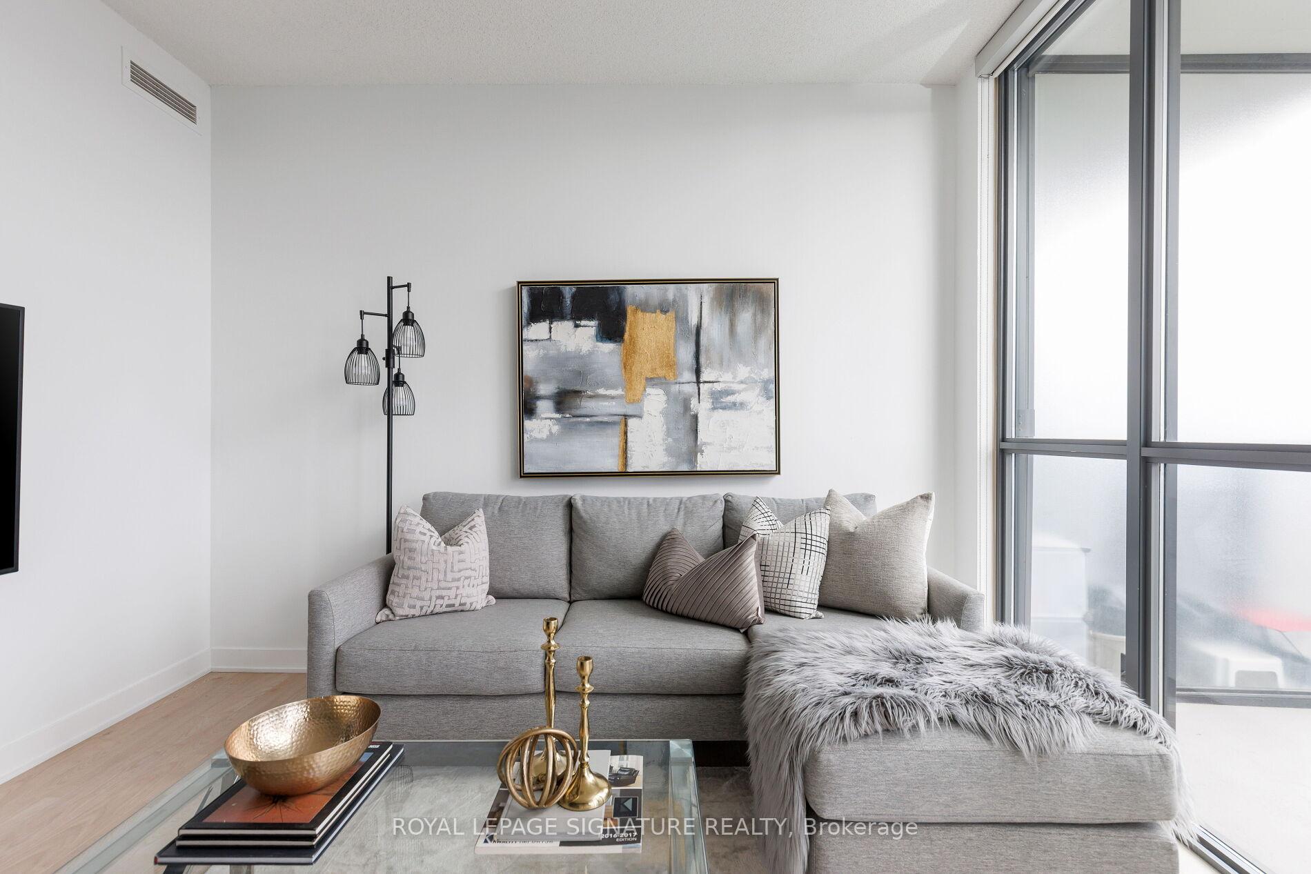 1 Bedroom Condo at 110 Charles, Toronto For sale