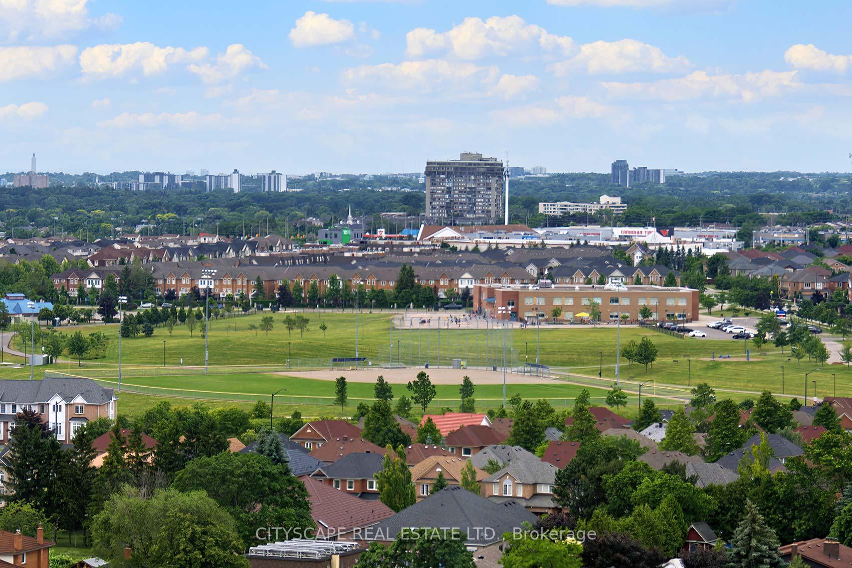 3 Bedrooms Condo at 135 Hillcrest, Mississauga For sale