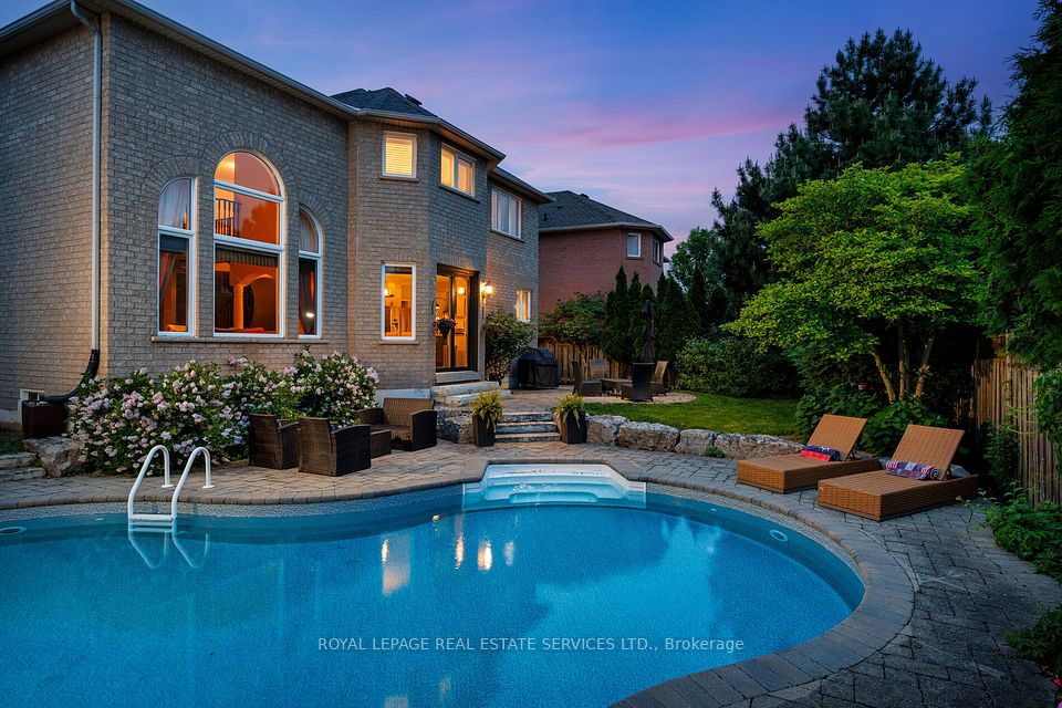 2182 Mariposa Road, Oakville, ON L6M 4R9