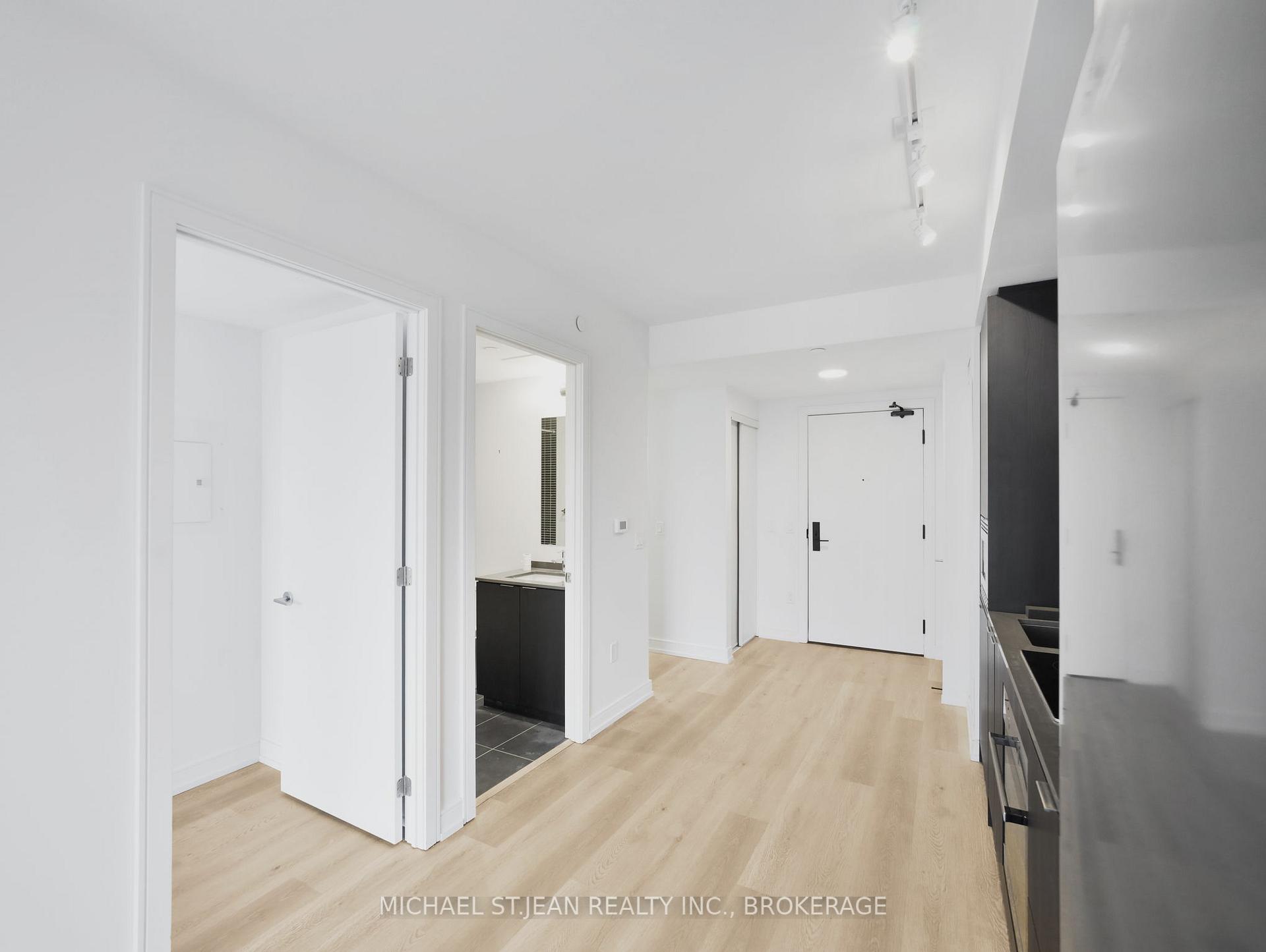 1 Bedroom Condo at 1 Jarvis,  Hamilton For sale