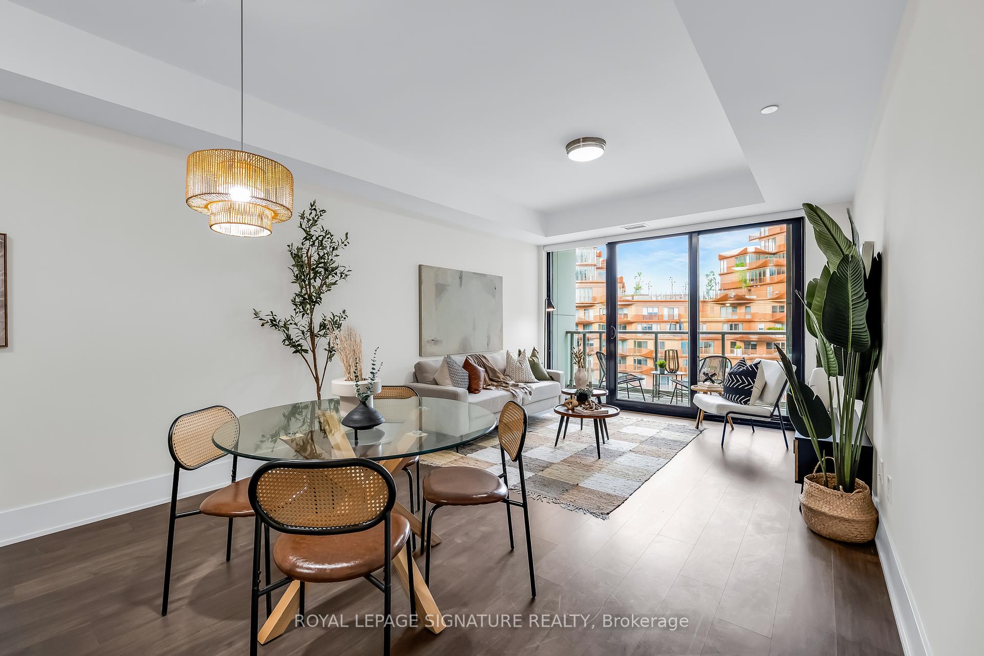 3 Bedrooms Condo at 118 Merchants’ Wharf, Toronto For sale
