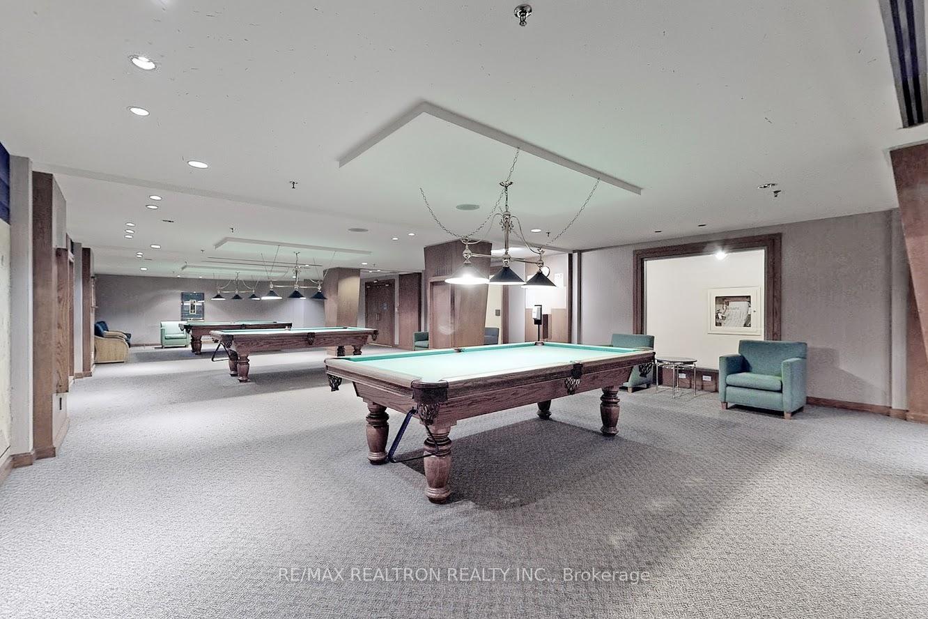 3 Bedrooms Condo at 68 Corporate, Toronto For sale