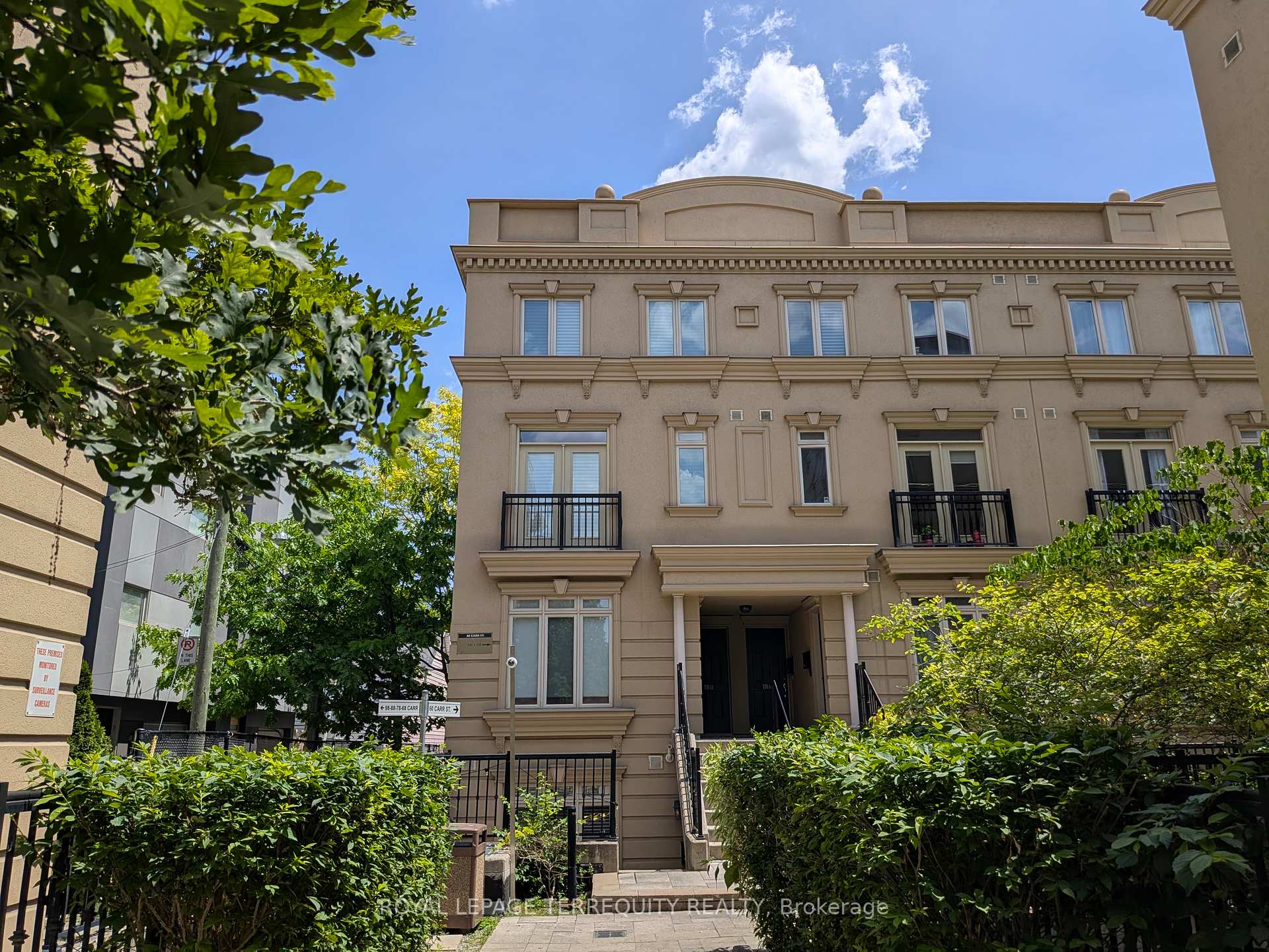 3 Bedrooms Condo at 60 Carr, Toronto For sale