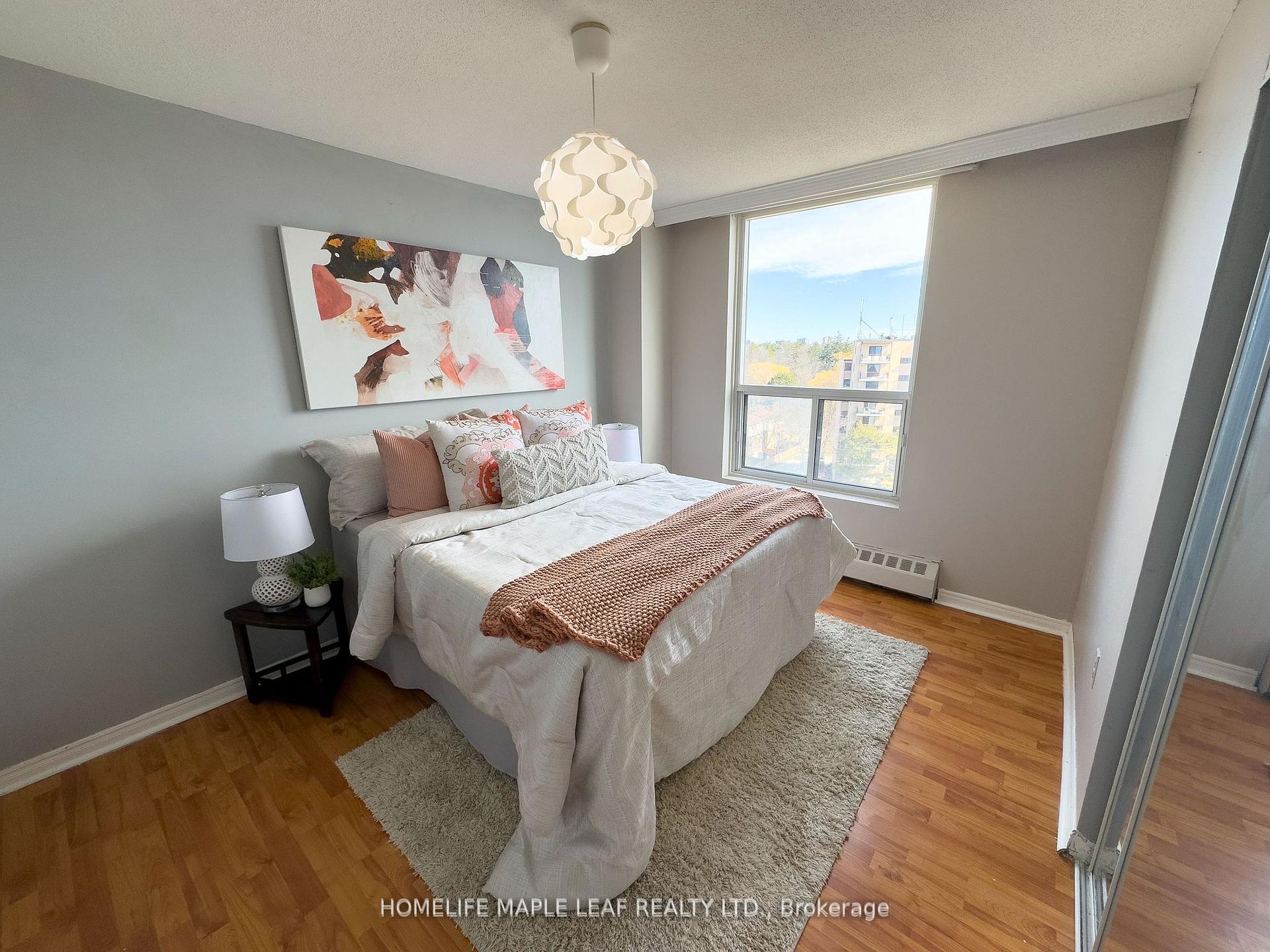 3 Bedrooms Condo at 3120 Kirwin, Mississauga For sale