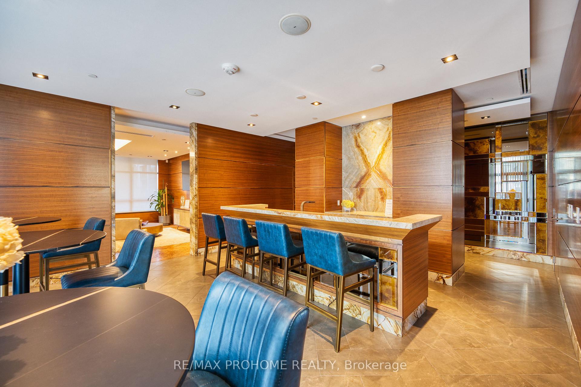 2 Bedrooms Condo at 21 Clairtrell, Toronto For sale