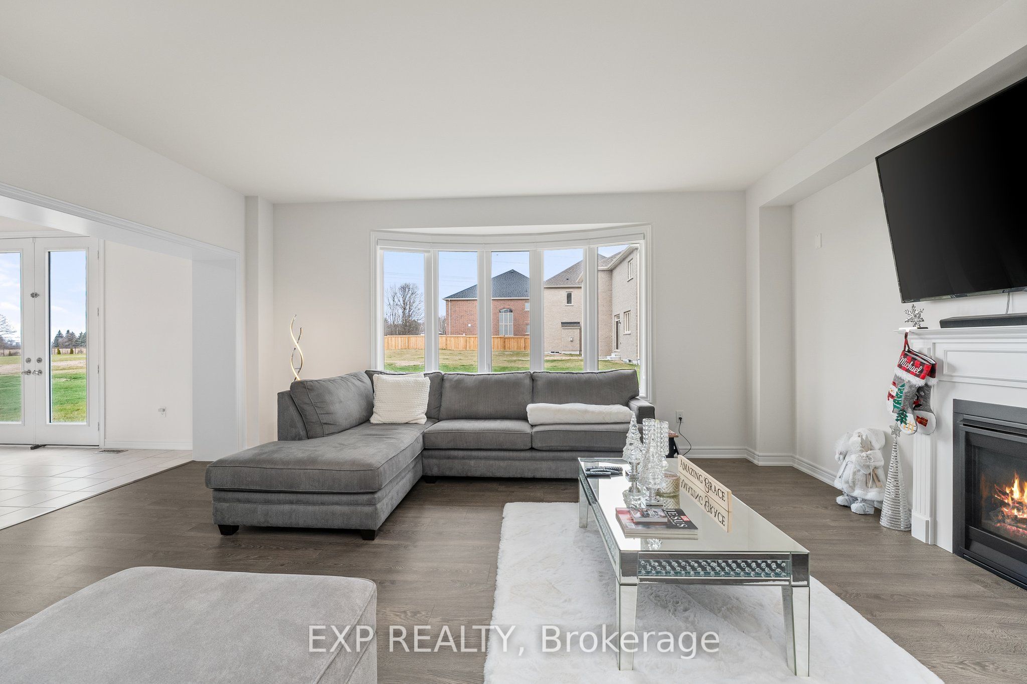 113 Rugman Crescent, Springwater, ON L9X 2A5