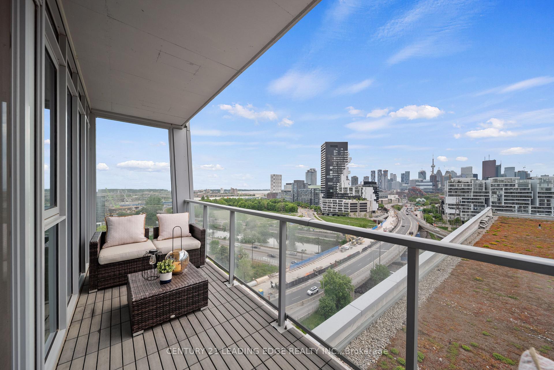 3 Bedrooms Condo at 15 BASEBALL, Toronto For sale