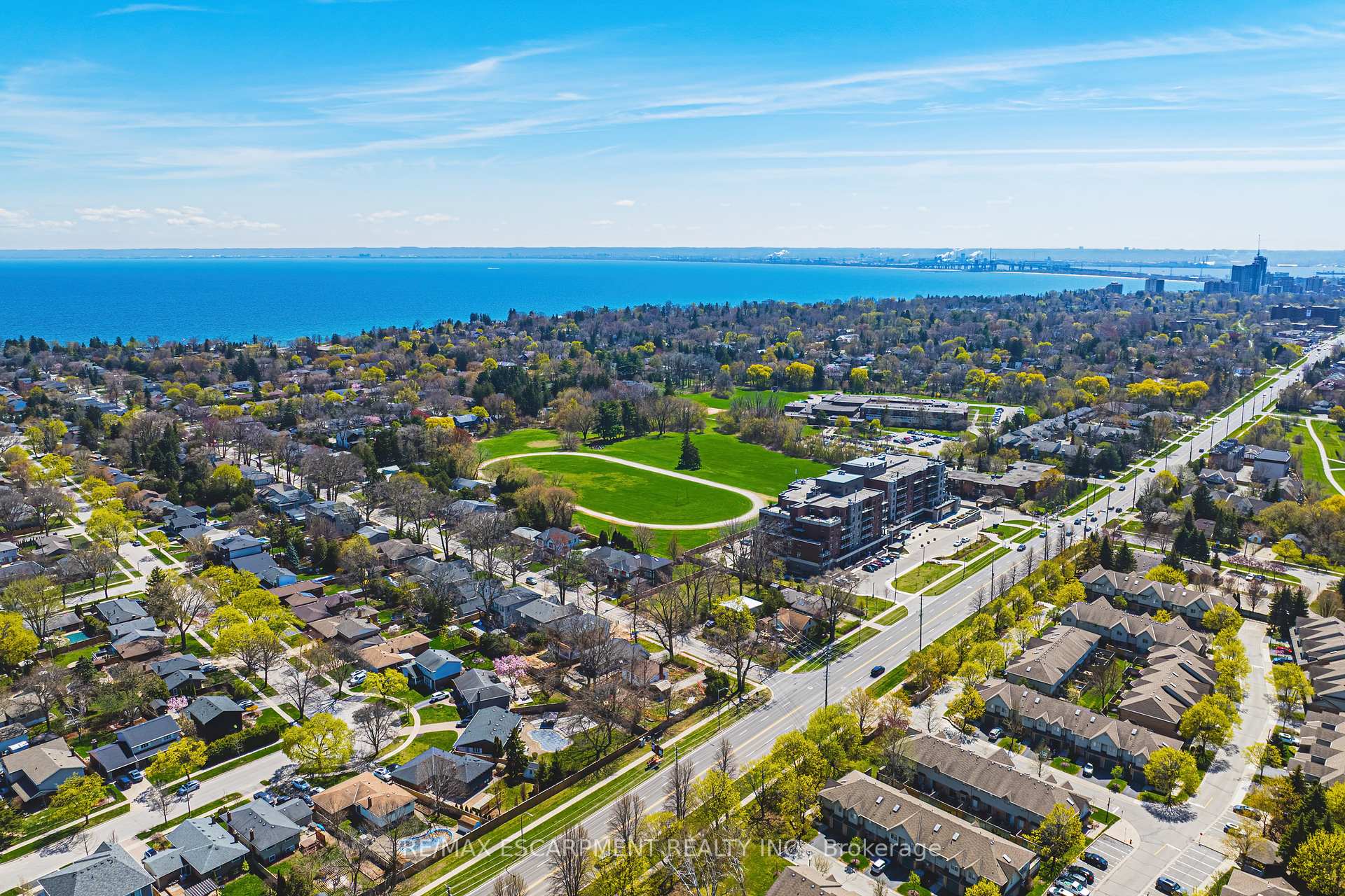 3 Bedrooms Condo at 3333 New,  Burlington For sale