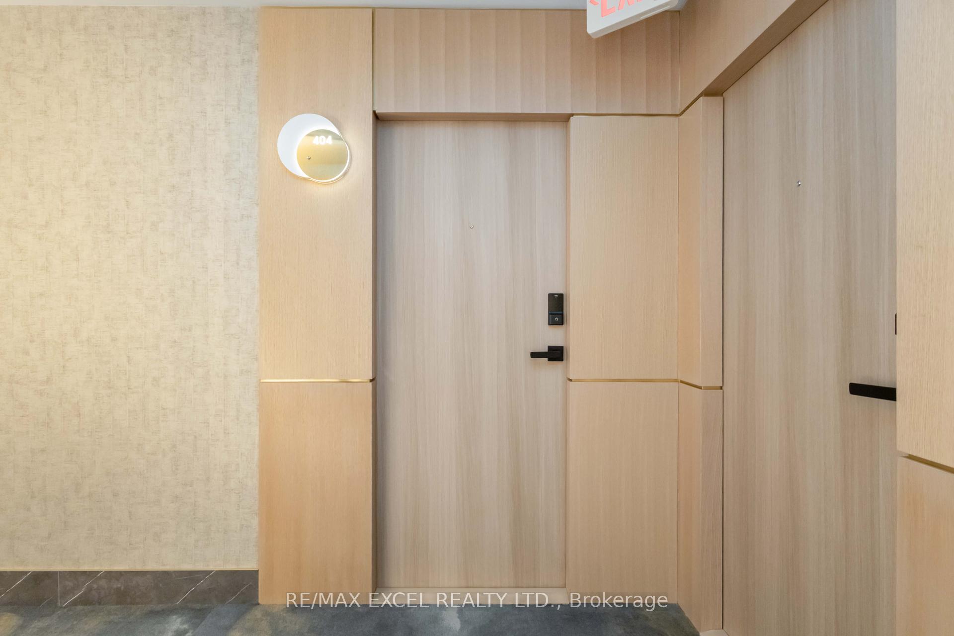 2 Bedrooms Condo at 21 Carlton, Toronto For sale
