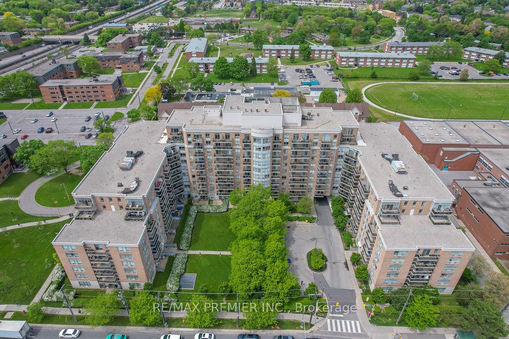 1 Bedroom Condo at 650 Lawrence, Toronto For sale