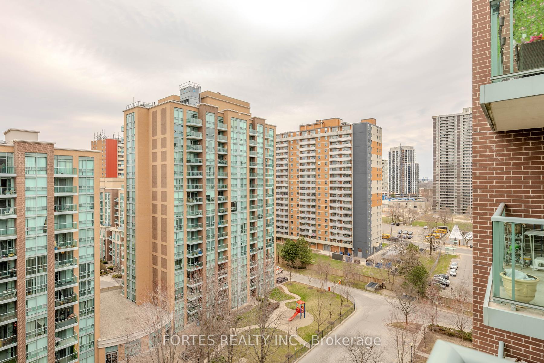 2 Bedrooms Condo at 9 Michael Power,  Toronto For sale