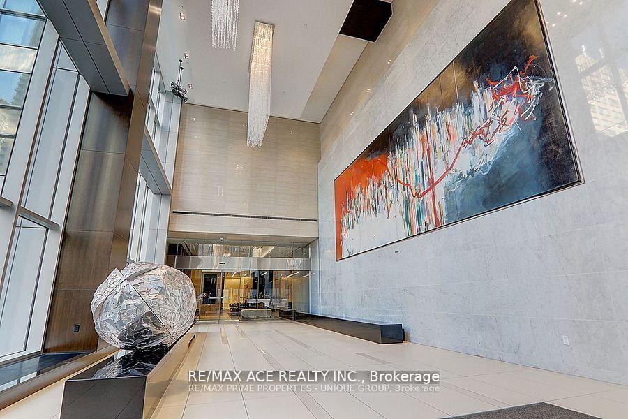 3 Bedrooms Condo at 386 Yonge, Toronto For sale