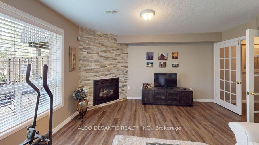 3 Bedrooms Condo at 348 Highland, Hamilton For sale