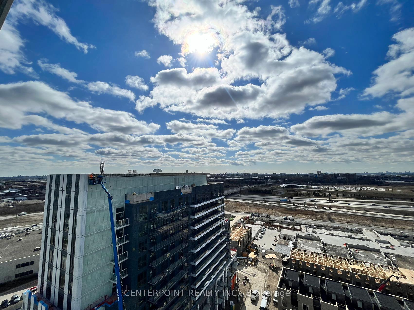 2 Bedrooms Condo at 38 Honeycrisp,  Vaughan For sale