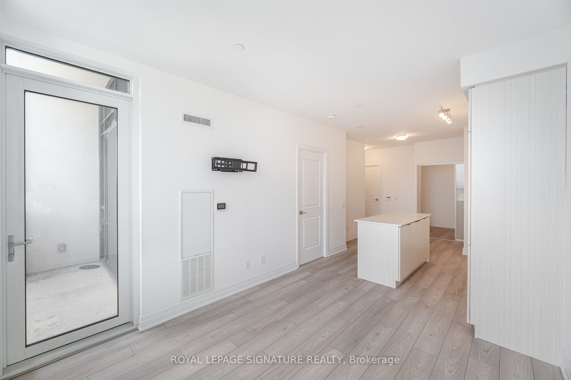 36 Elm Drive, #3007